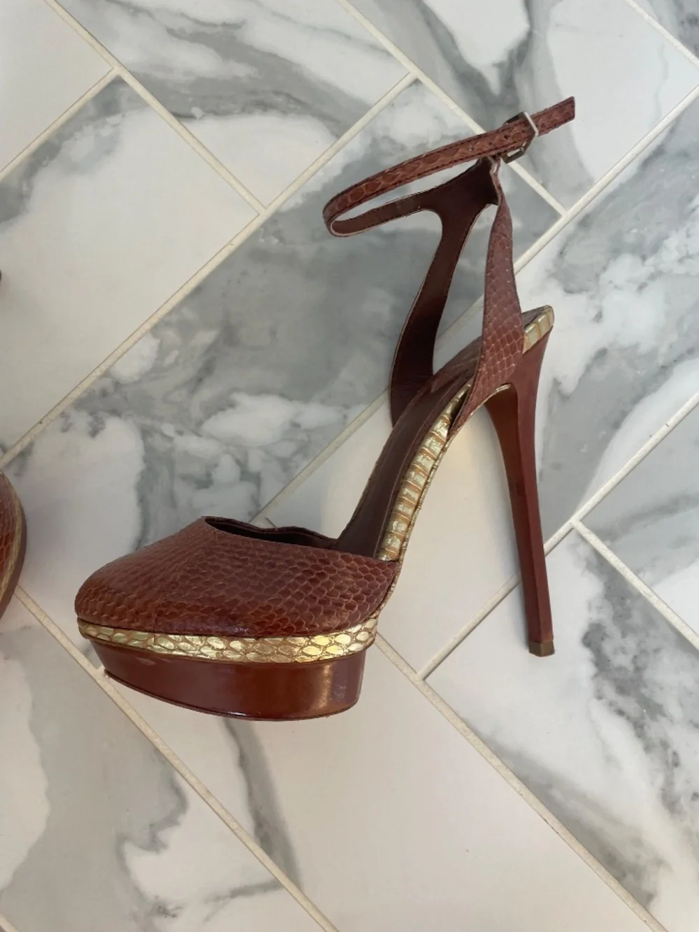 Brian Atwood 7/37 Fontenay Snakeskin Platform Ankle Strap Heels Brown Gold